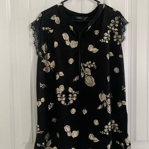 Lularoe top lace capped sleeve